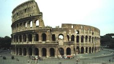 gladiator fights and the Colosseum in Rome