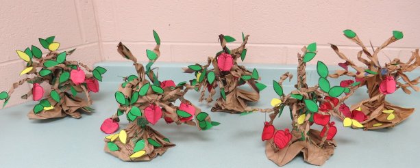 The apples on these trees contain vocabulary words, definitions, and sentences. What a fun way to incorporate vocabulary practice with your fall books!